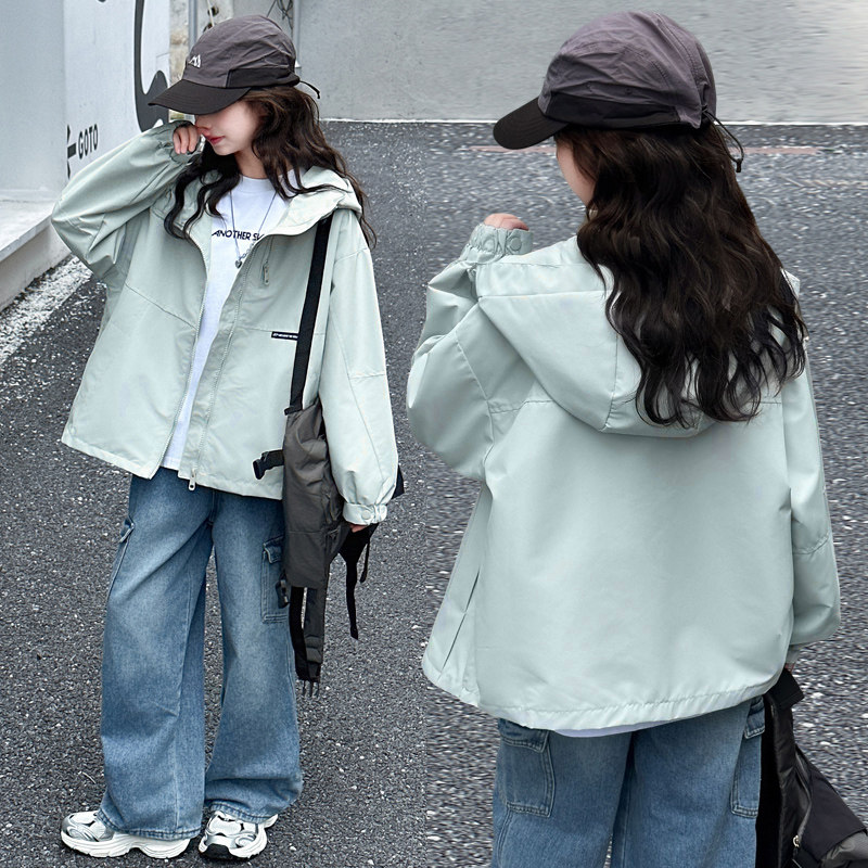 儿童风衣外套25秋户外冲锋衣2025酷帅女生时尚高级感百搭中学生