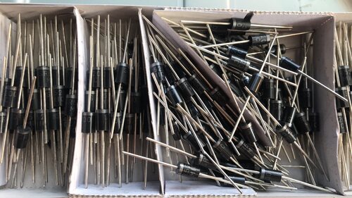 SR5100 SR5200 5A 100V-200V 直插DO-27 肖特基二极管 MIC全新