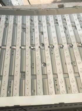 松下 TH-65DR800C Hisense_65_HD650FU-B31原装灯条10元一条