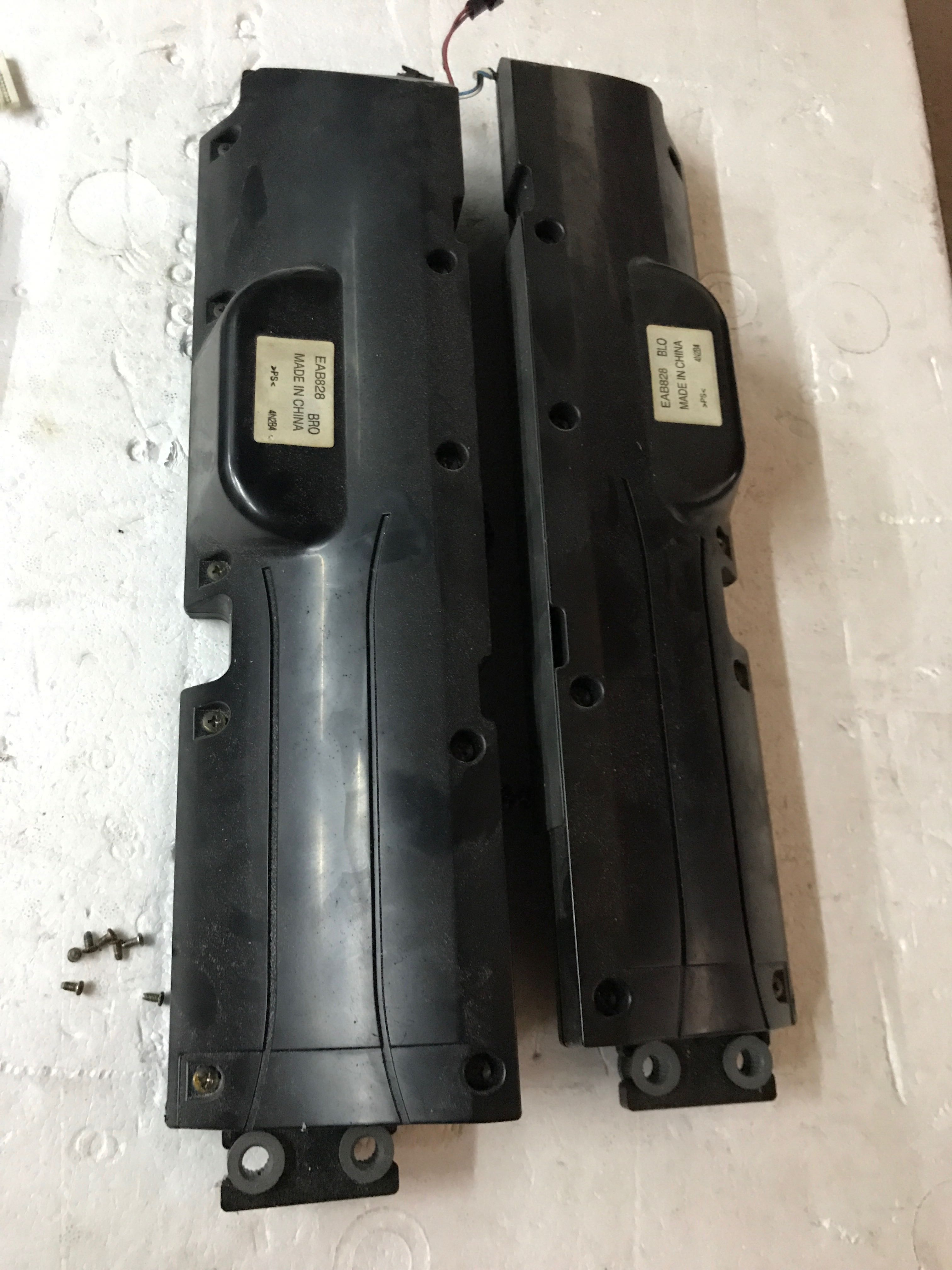 原装拆机TC-26LX1D喇叭一对 屏LTA260W1-L04