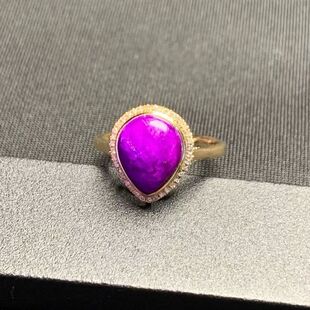 镶嵌2.47克裸石大小8.7×10.7m 回收舒俱来老矿料丝绒戒指18k金