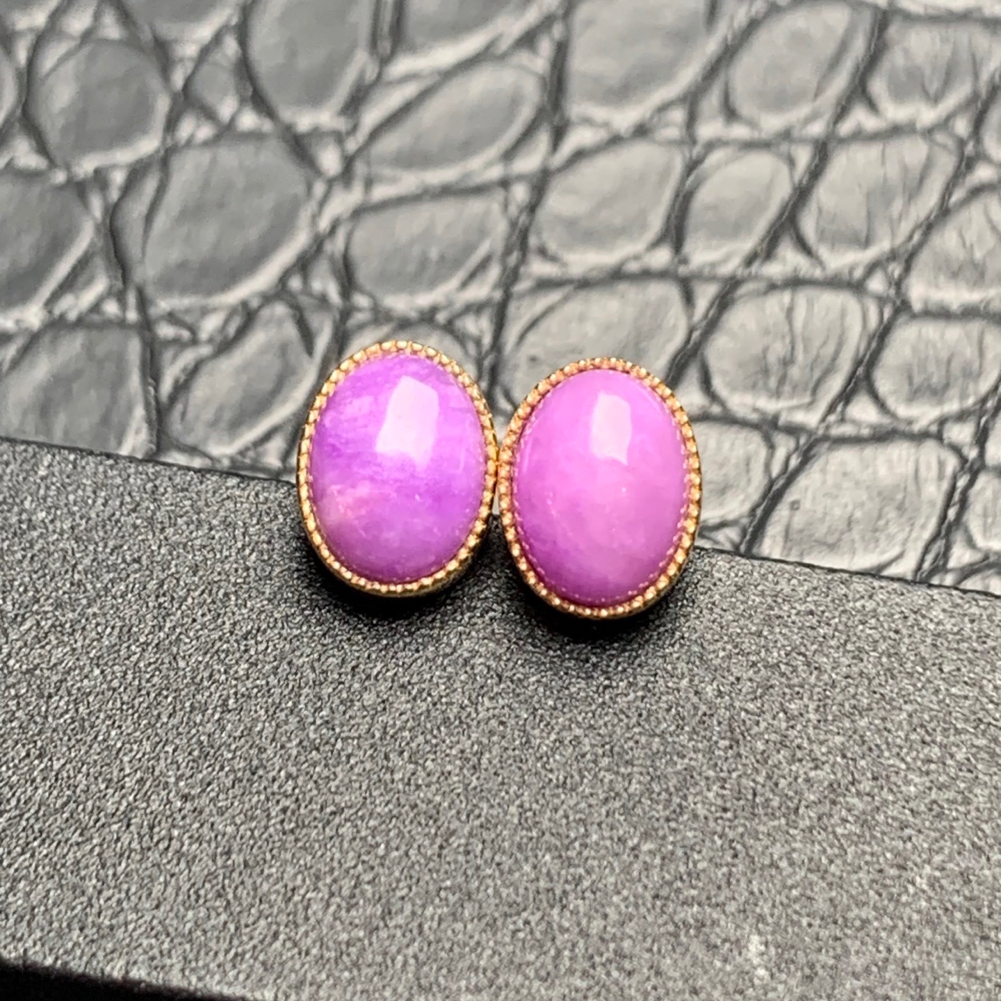 回收水晶舒俱来老矿料18k金南非镶嵌耳钉1.6克裸石5.8×7.7m左右