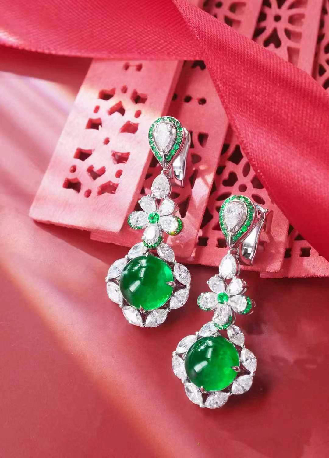 回收祖母绿耳坠9.69克拉GUILD国际证书vivid green玻璃体重15克