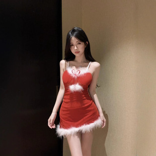 设计感气质纯欲低胸红色显瘦夜店吊带毛毛修腰性感辣妹包臀连衣裙