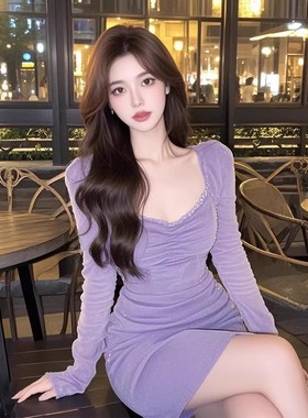 TZ5099高冷紫色方领褶皱长袖连衣裙女纯欲性感辣妹收腰显瘦包臀裙
