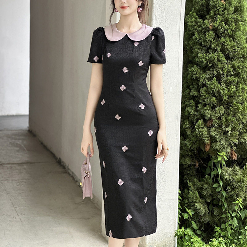 2025夏季新款女法式复古娃娃脸减龄气质修身包臀刺绣连衣裙15507