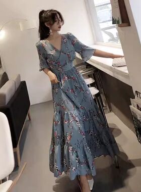 连衣裙女夏季2026年新款碎花雪纺过膝长裙喇叭袖短袖韩版裙子森系