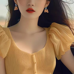 小众甜美辣妹黄色雪纺衬衫温柔显瘦修身女士泡泡袖方领短袖上衣