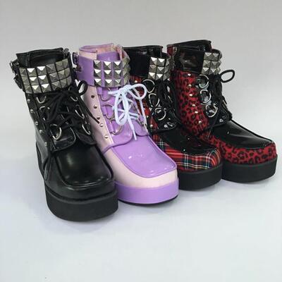 原宿铆钉情侣休闲松糕