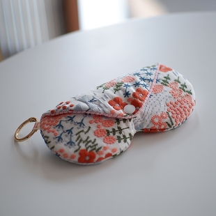 原创手工爱心刺绣眼镜袋随身便携墨镜收纳包kitty猫可挂包包上