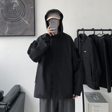 黑色