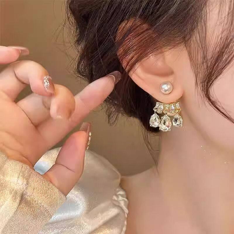 双面珍珠锆石耳环2024新款爆款高级感气质耳钉女轻奢小众独特耳饰 - 实物图