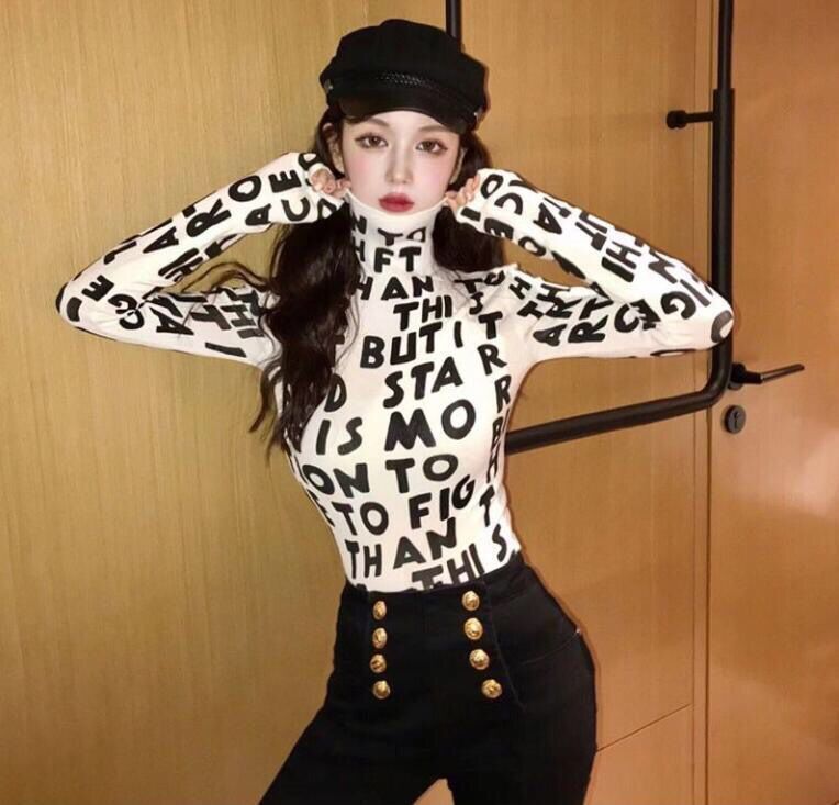 长袖小香风中等印花字母扎染女
