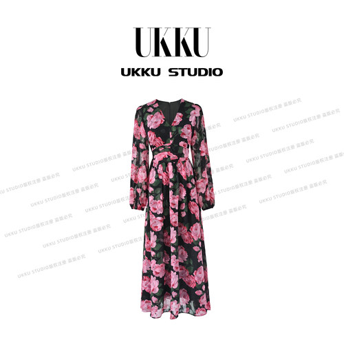117【UKKU STUDIO】复古玫瑰印花长袖长裙