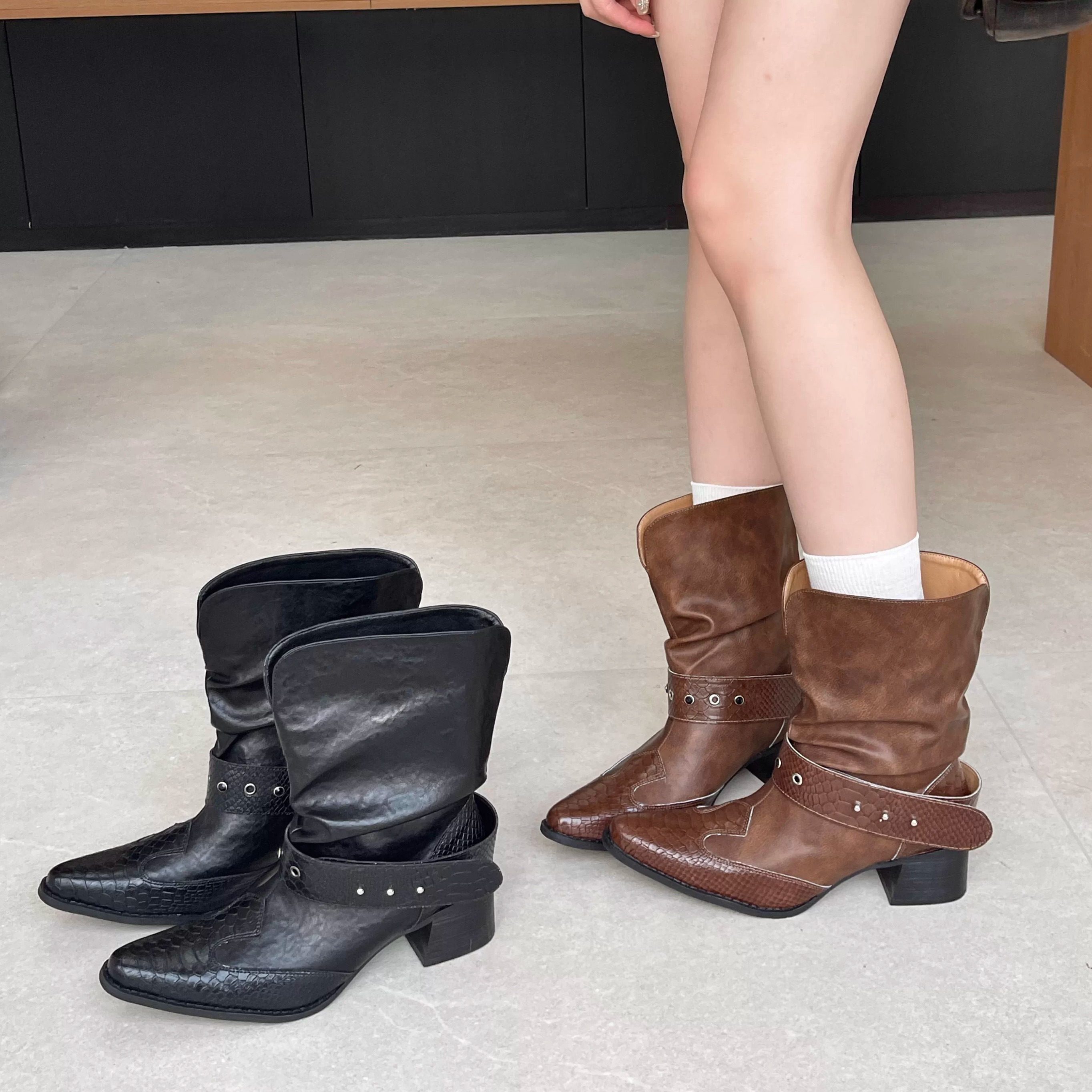 复古尖头皮带扣短靴女2025冬季新款粗跟显瘦机车靴小众时尚马丁靴,女鞋,马丁靴,淘宝优惠券,粉丝福利购,淘宝优惠卷