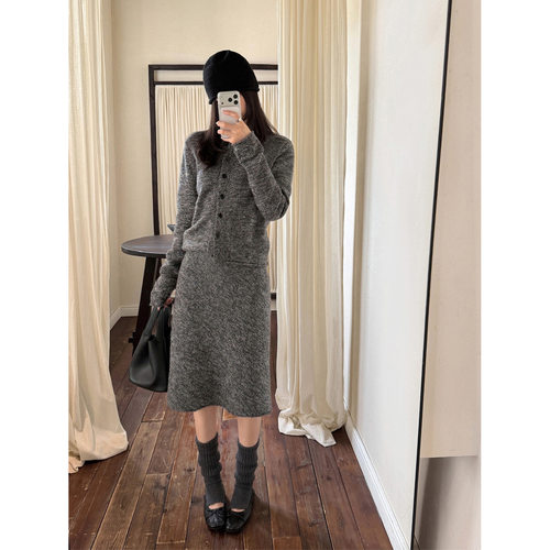 THXGIVING 知雅不费力雾面杂花针织套装女2026冬开衫半身裙两件套