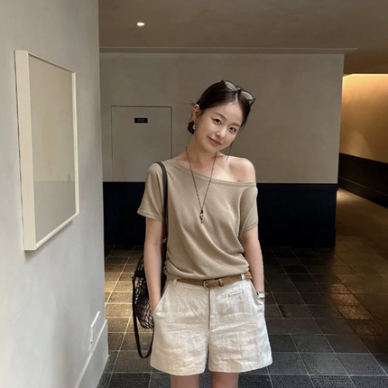 THXGIVING 侘寂松弛 斜肩显瘦串珠设计两侧抽褶针织衫女2026夏款