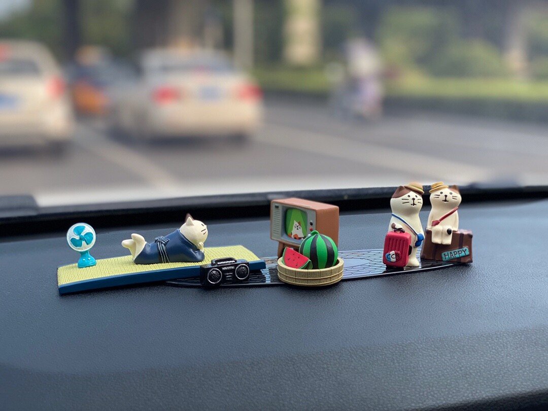 创意可爱三毛猫咪看电视夏日主题桌面摆件迷你造景ins少女心摆件