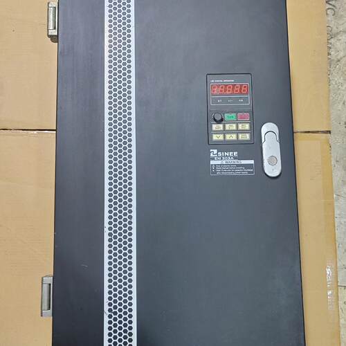 议价EM303A-055G/075P 正弦变频器 55/75KW 工控调速装置维修