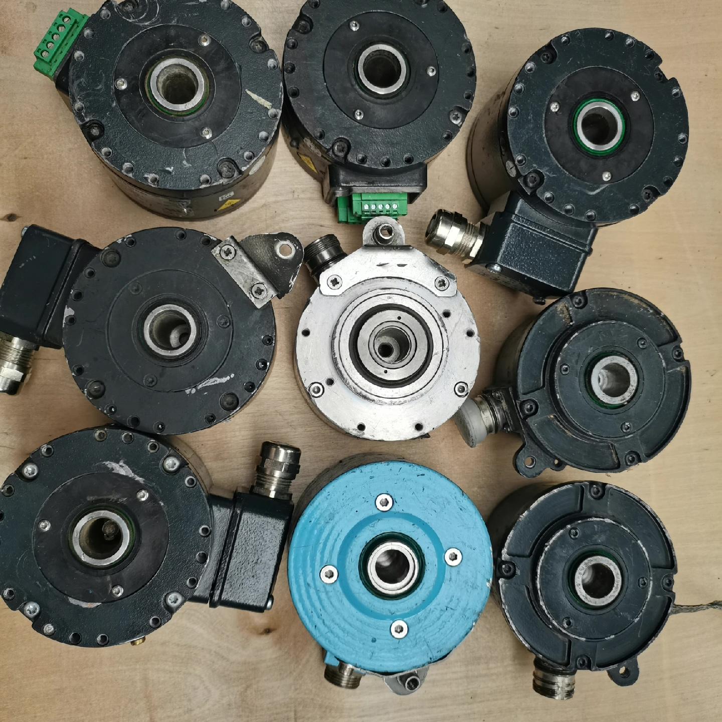 议价堡盟Baumer重载编码器 工业工控自动化旋转传感配件维修