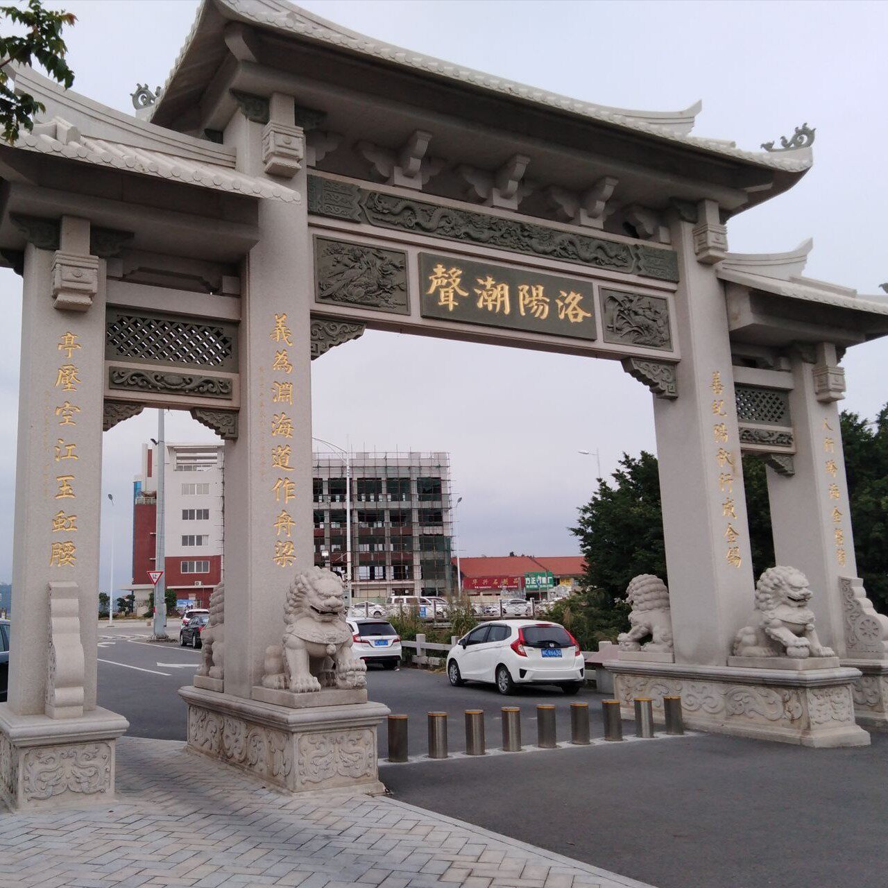 厂家石雕牌楼牌坊寺庙山门青石大理石浮雕大型单门楼惠安