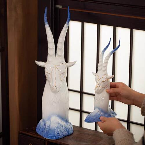 陶瓷领头羊摆件客厅办公室家居装饰羊工艺品摆设
