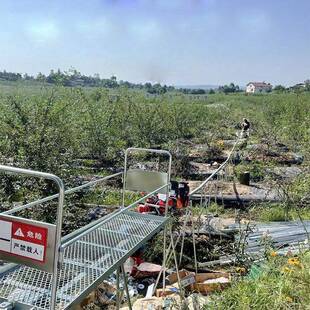 单轨道运输机吉奥智能装 备爬坡载货搬运车省时省力经久耐用