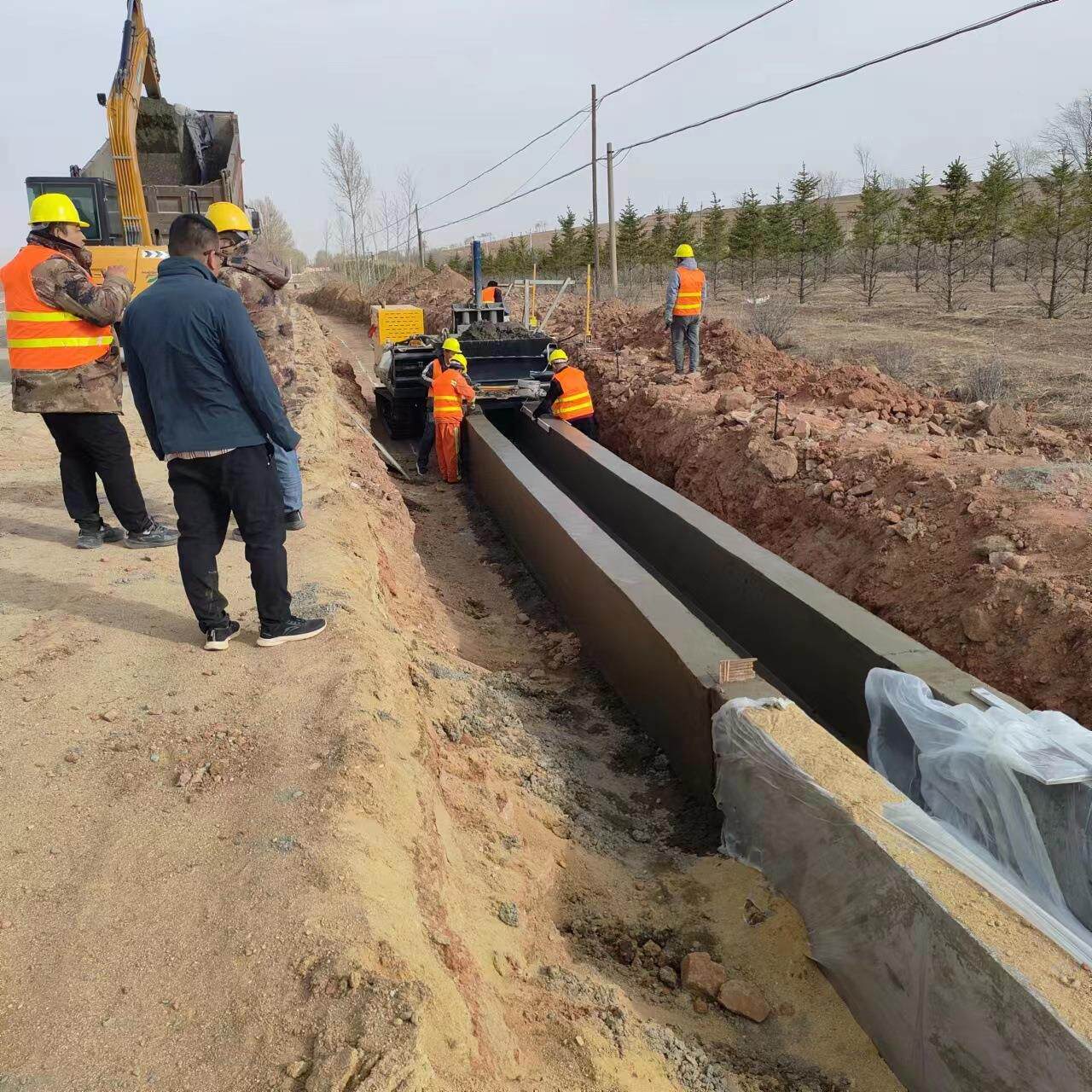 三英滑模机路沿石滑模机路肩土成型机器公路拦水带滑模机