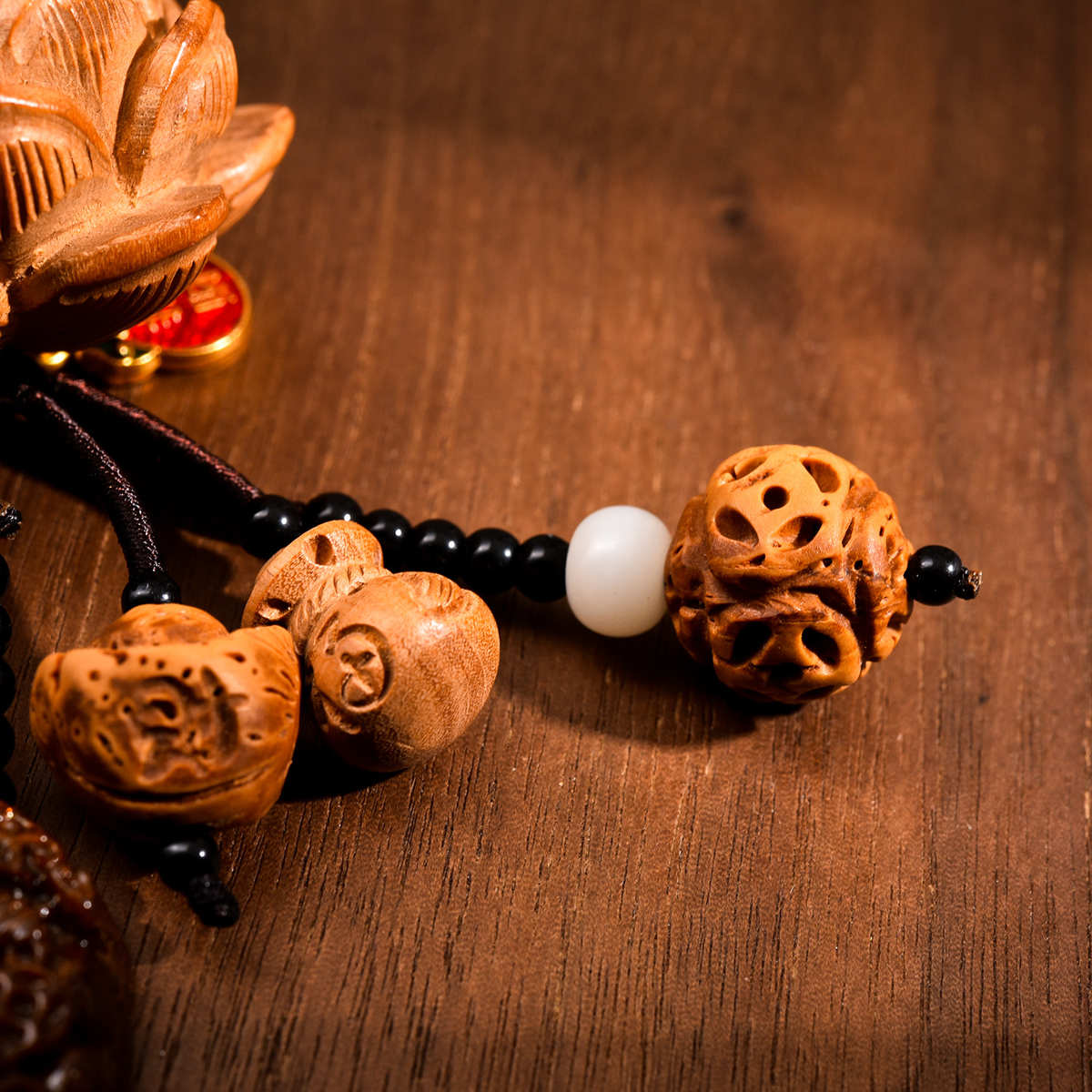 gs049雕工艺礼品桃木挂件核挂雕刻车汽车国风吊平安挂饰坠莲花