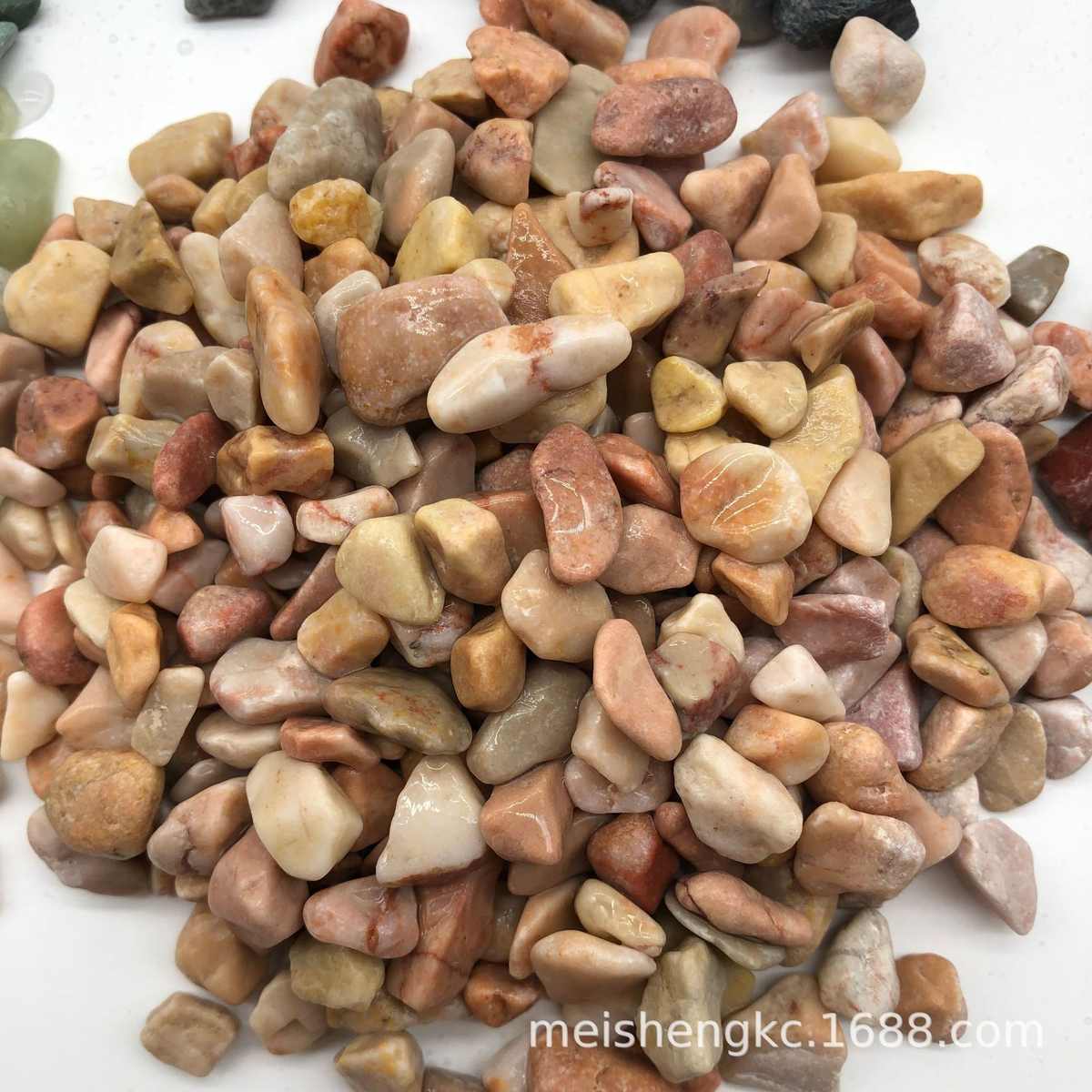 厂家批发石头 庭院铺地园林造景鹅卵石水磨石子彩色石头砾石 石头