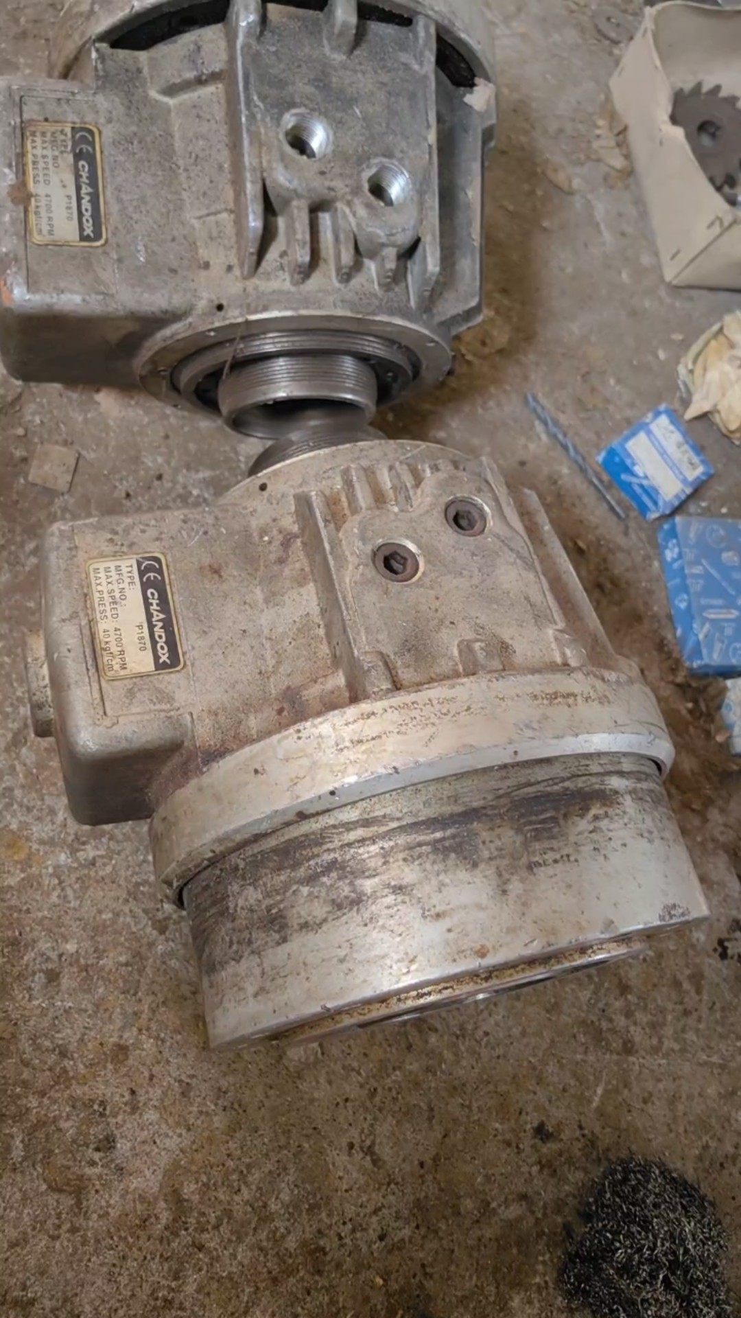 液压中空油缸，型号P1870，通孔75，外圈直径160，整体