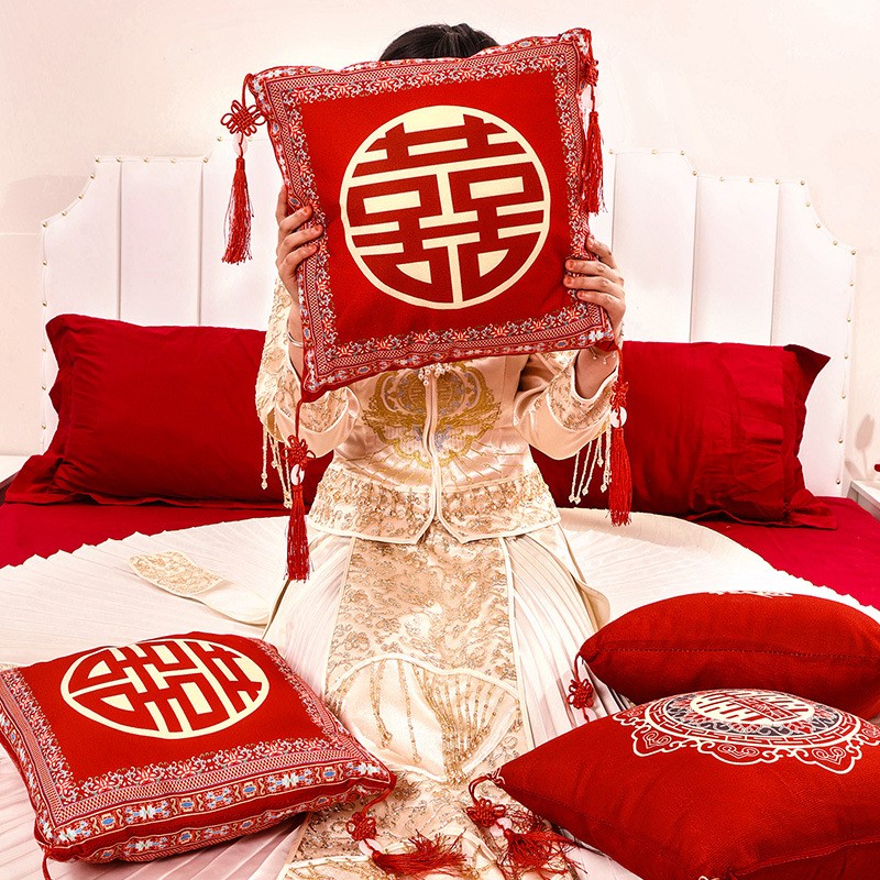 结婚喜字抱枕一对j6578婚婚布置客厅沙发靠枕婚房礼置新房布庆床