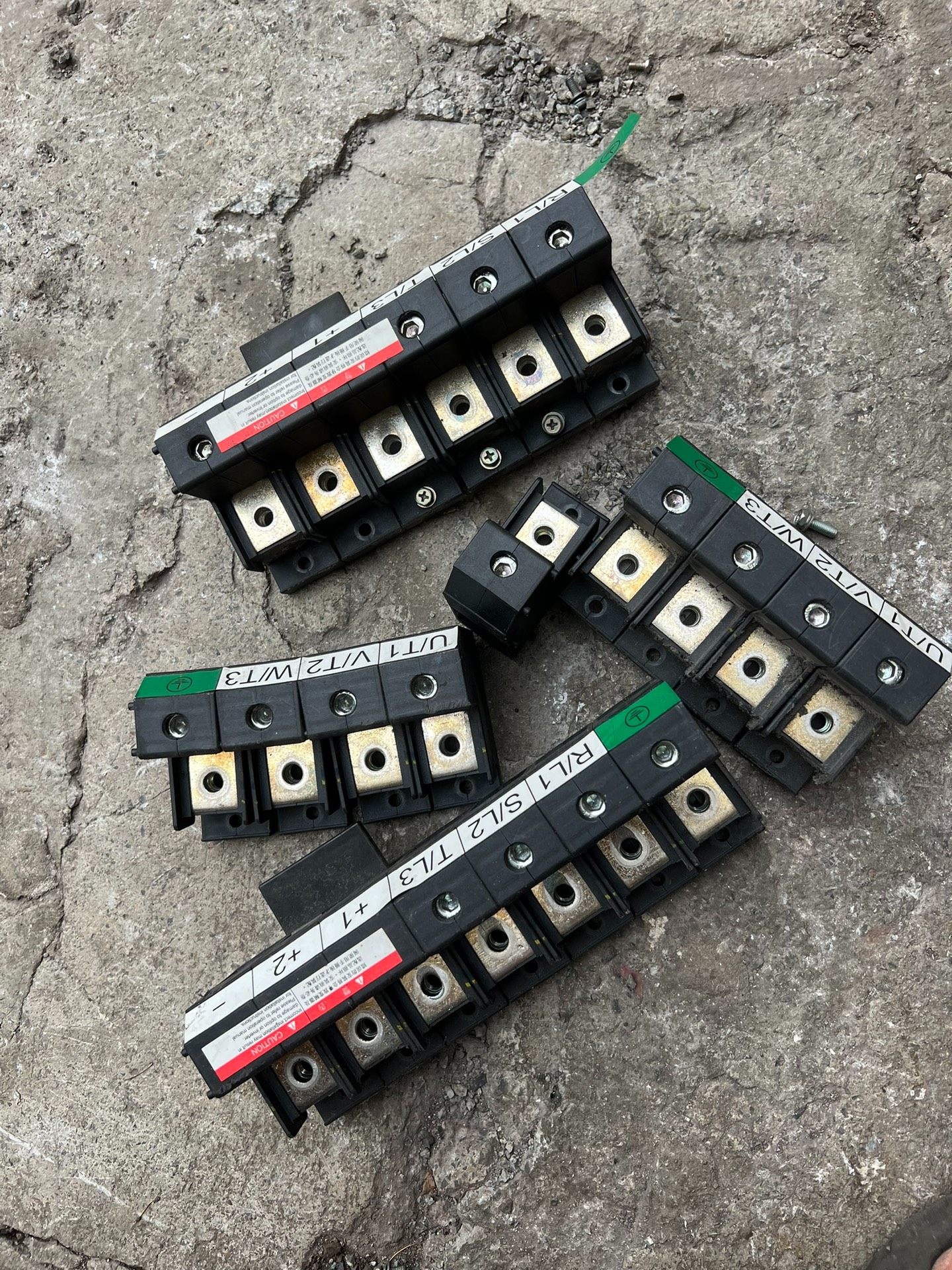 台达变频器接线端子