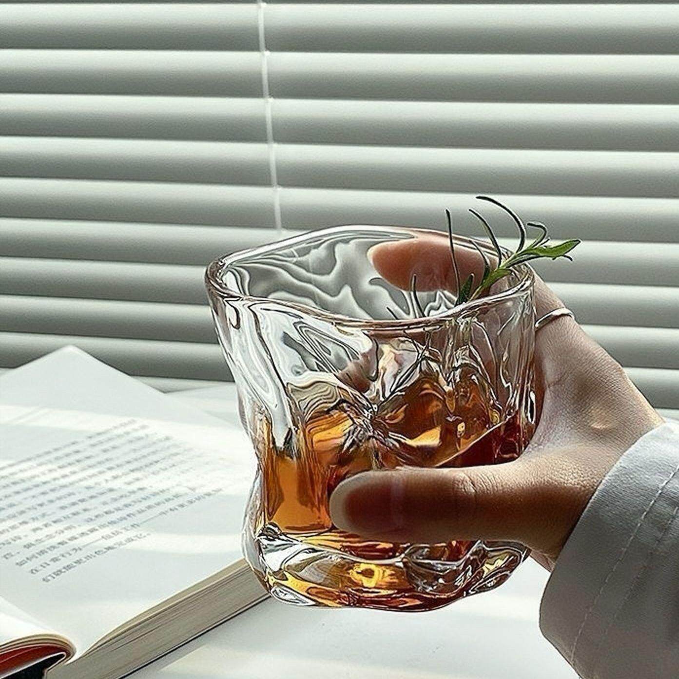 【包邮】扭扭杯威士忌酒杯小微醺玻璃杯家用水杯酒杯高颜值杯子
