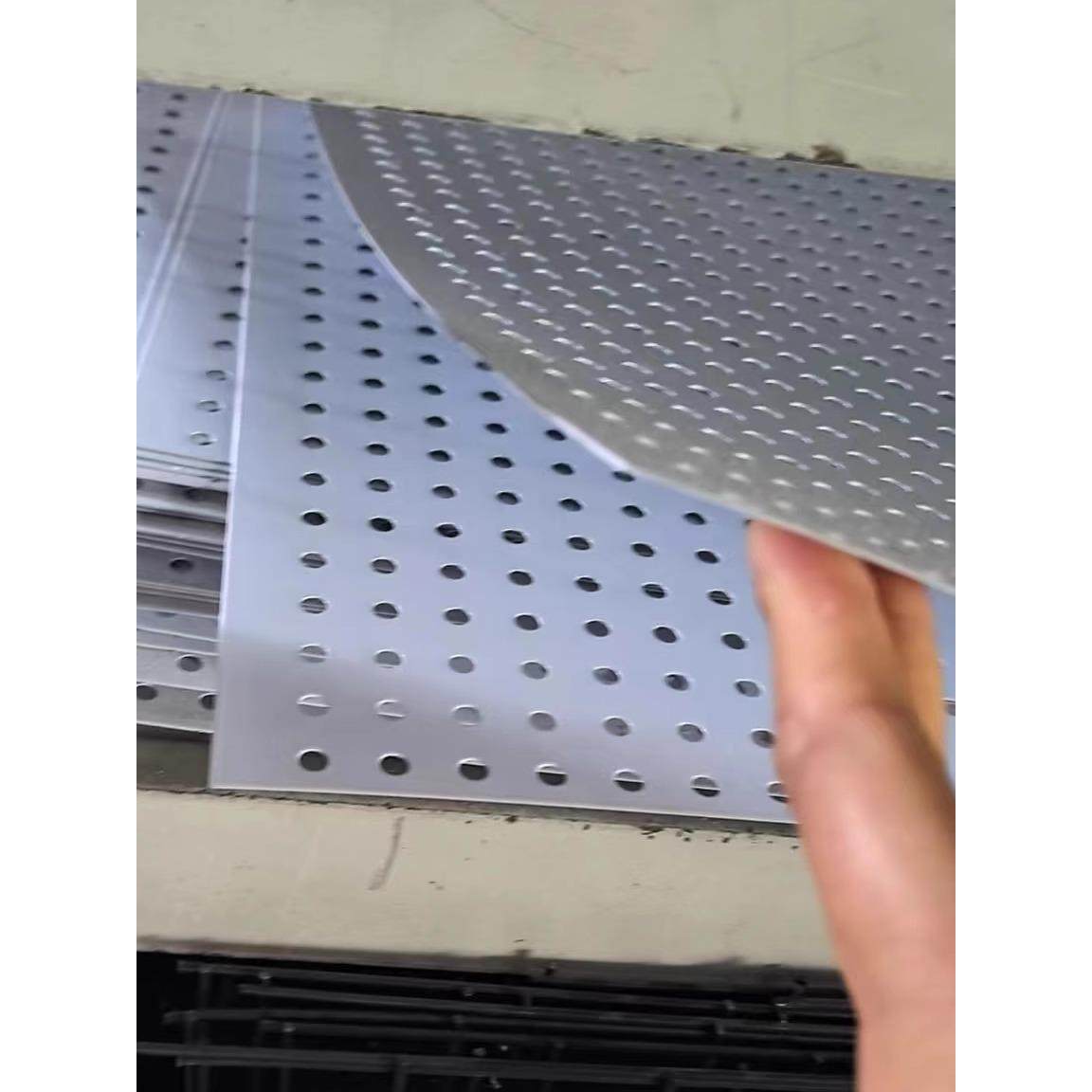 需定制定制无边框洞洞板壁挂收纳墙上置物架五金工具架挂板饰品展,商业/办公家具,五金货架/工具货架/洞洞板,淘宝优惠券,粉丝福利购,淘宝优惠卷