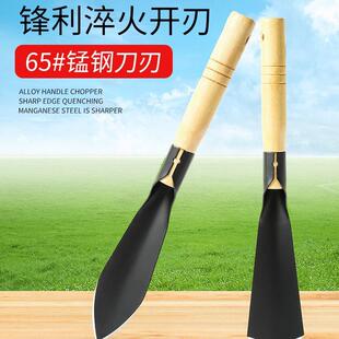 A small gardening spade for planting flowers and digging wil