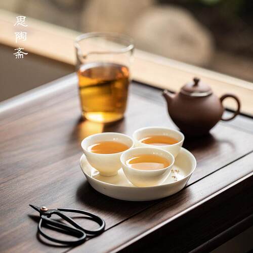 新款直销仿古浮雕松竹梅小圆杯功夫茶具个人杯茶杯薄胎陶瓷品茗杯