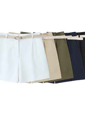Women's clothing with waistband and pleated shorts