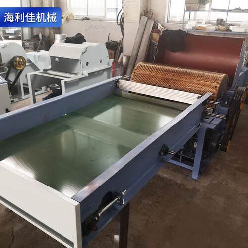 K13KS100针S针0开松机；顶板板开松机；棉包开松设备。