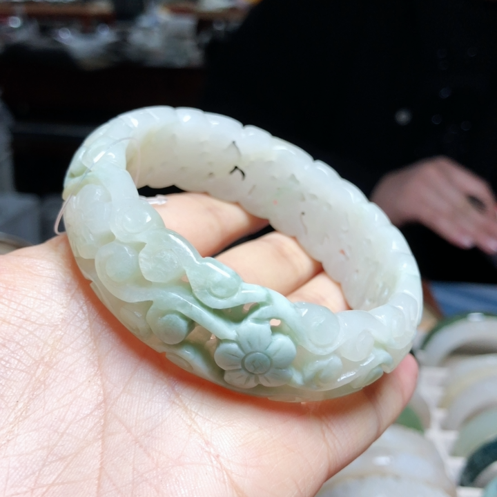 s 173一物一图 天然和田玉手镯雕刻梅花飘翠59mm