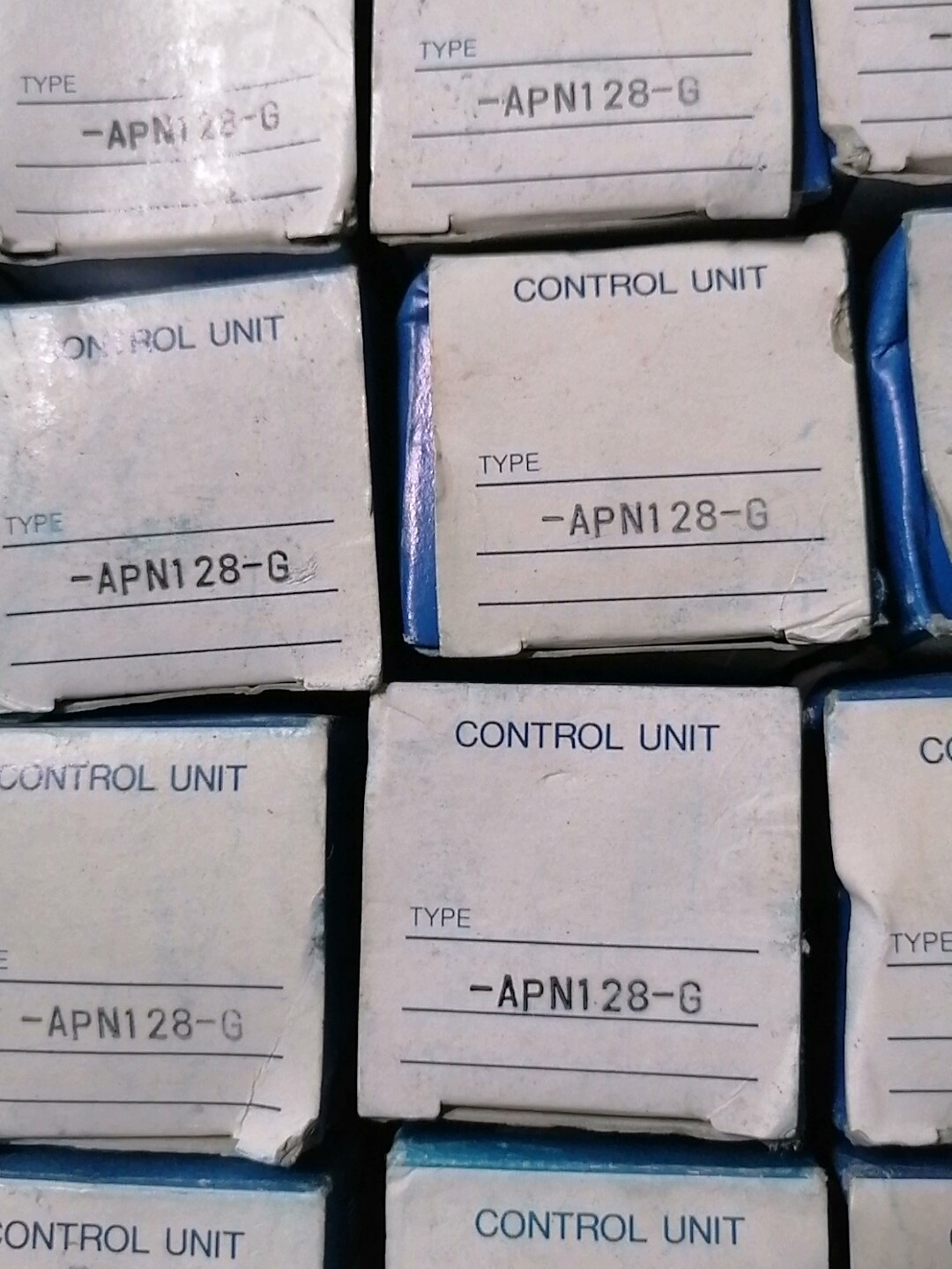 idec和泉 APN128-G   共38只，打包价760元