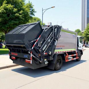 垃圾收集车 全密封设计 7立方米压缩式 4x2 程力集团 出口东风