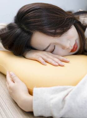 猫皮枕头家用记棉枕芯儿肚童护颈椎深睡眠记忆枕民宿忆猫肚枕MDP9