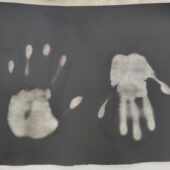 pu皮革皮革变色感光感温 光变变 厂家 夜光皮革温变色变温 变色