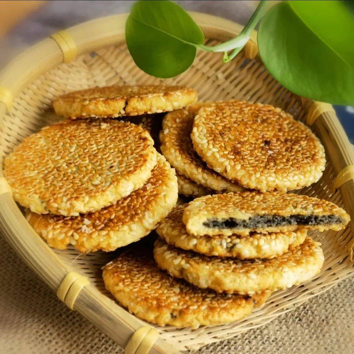 安徽安庆特产芝麻饼港饼薄脆传统老式手工月饼酥老人休闲零食点心