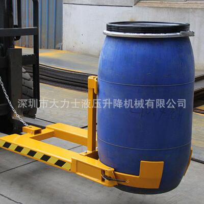 DG400抱箍式叉车油桶夹油桶夹具叉车属具抱箍式双油桶抱夹