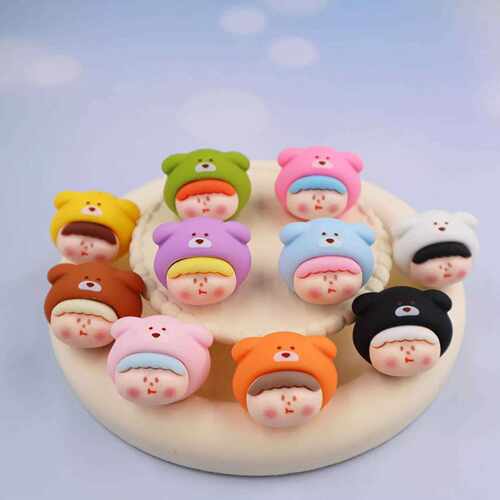 Wholesale Resin Mini Ornaments: Adorable Desk Decor with Gia