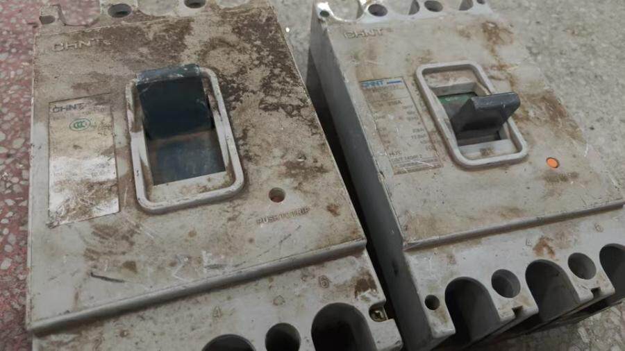 4月16日北京【京械5285】单位淘汰报废处置断路器2台网络拍卖公告