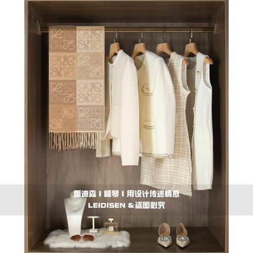 样板间衣帽间软装饰品小香风衣服女士衣柜卧室洋装项炼摆件组合