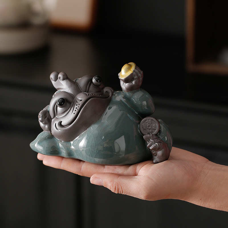 新中式桌面招财金蟾摆件茶桌桌面茶宠茶玩精品可养哥窑开片装饰品